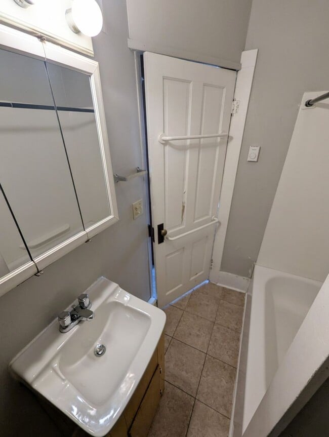 Building Photo - 24 W Water St