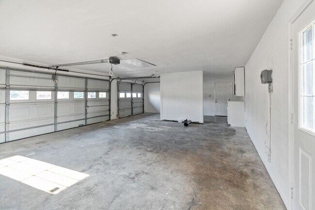 Building Photo - 10492 Strittmatter Rd