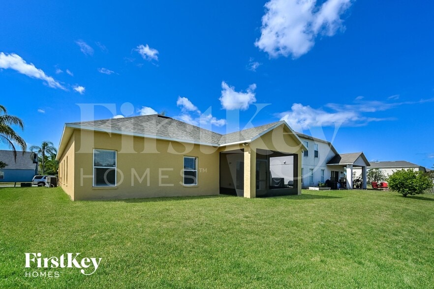 Building Photo - 200 Cabana View Way