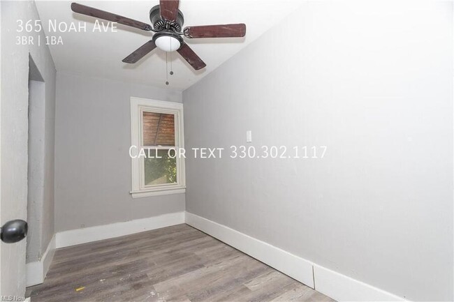 Building Photo - Three bedroom one bathroom home for rent