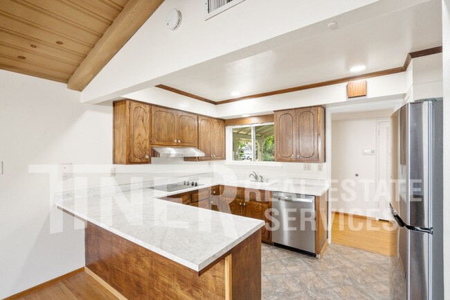 Building Photo - 8665 Everglade Dr