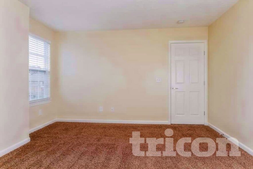 Building Photo - 1011 Middleton Ln