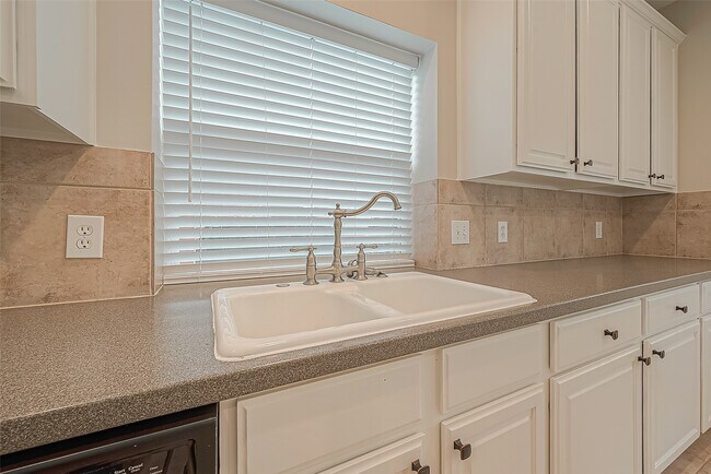 Building Photo - 4202 Stone Oak Ct