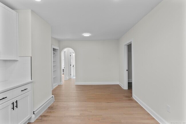 Building Photo - 1070 Whitney Ave