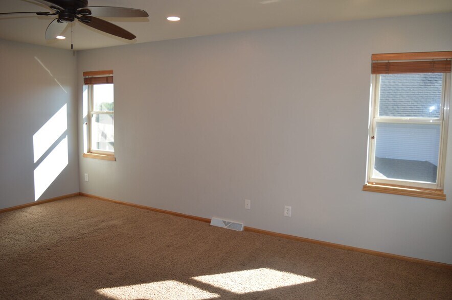 Building Photo - 8921 Snowberry Ln