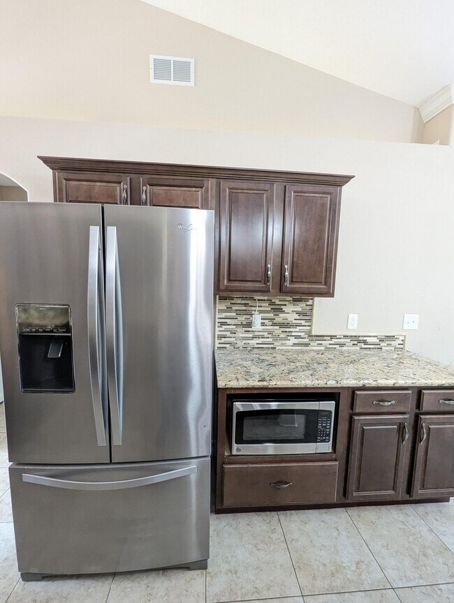 Building Photo - 6686 Bryant Rd