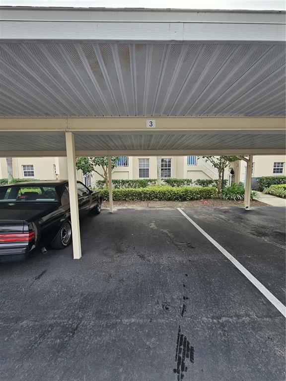 Building Photo - 4250 Players Pl