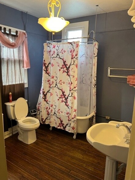 Building Photo - 415 N Gilbert St