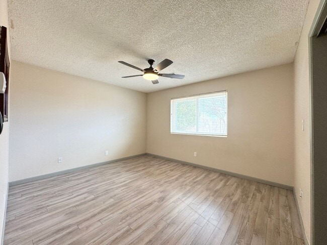 Building Photo - 3BR/2BA/2CG, with DOG RUN 2310 sq.ft. rental in Sierra Vista, AZ