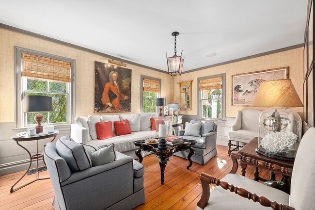 Building Photo - 90 Powell Ave