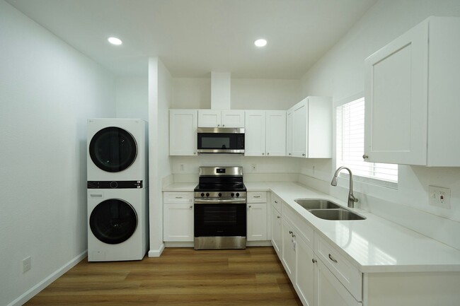 Building Photo - 3627 Harding St