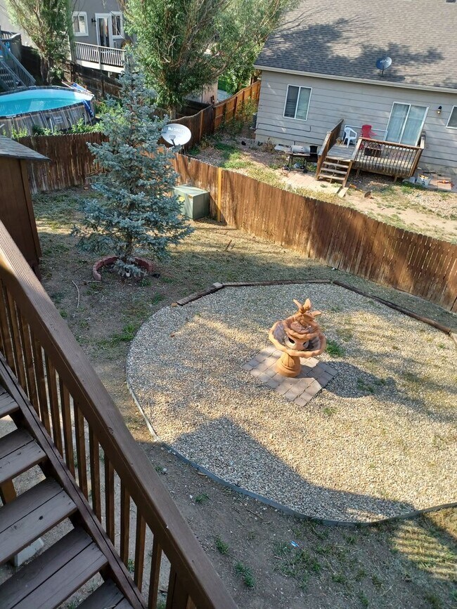 Building Photo - 8179 Meadowcrest Dr