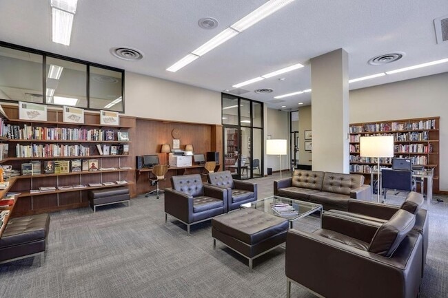 Building Photo - 19 S 1st St