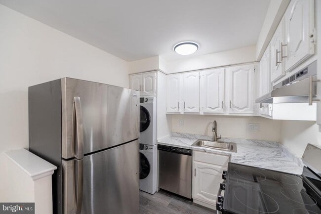 Building Photo - 200 Prince Frederick St