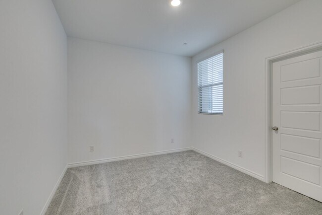 Building Photo - GORGEOUS SUMMERLIN WEST COMMUNITY**TONS OF UPGRADES*CITY AND STRIP VIEWS*COMMUNITY POOL AND SPA*
