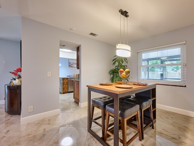 Building Photo - 1267 Summerwood Cir