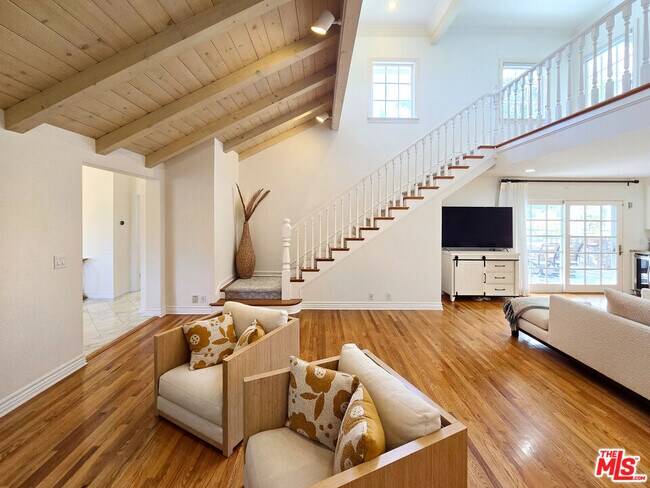 Building Photo - 3690 Crownridge Dr