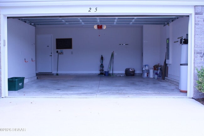 Building Photo - 25 Rivertown Rd
