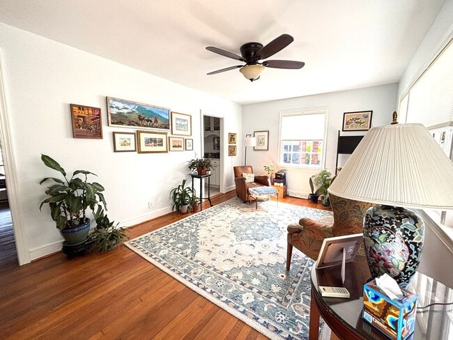 Building Photo - Available April 1st. Beautiful 2 BR/1 BA Home in the Heart of the Old Village!