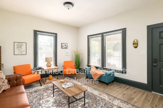 Building Photo - 720 S Broad St