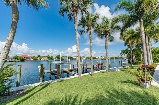 Building Photo - 195 Spinnaker Dr