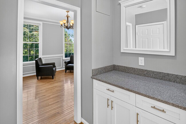 Building Photo - 4512 Rutherford Way
