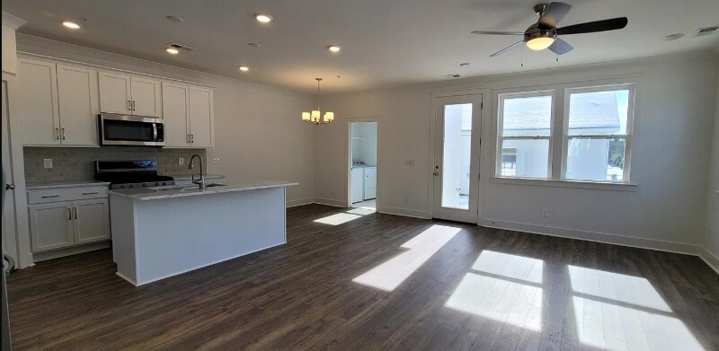 Building Photo - 408 Ringo Ln