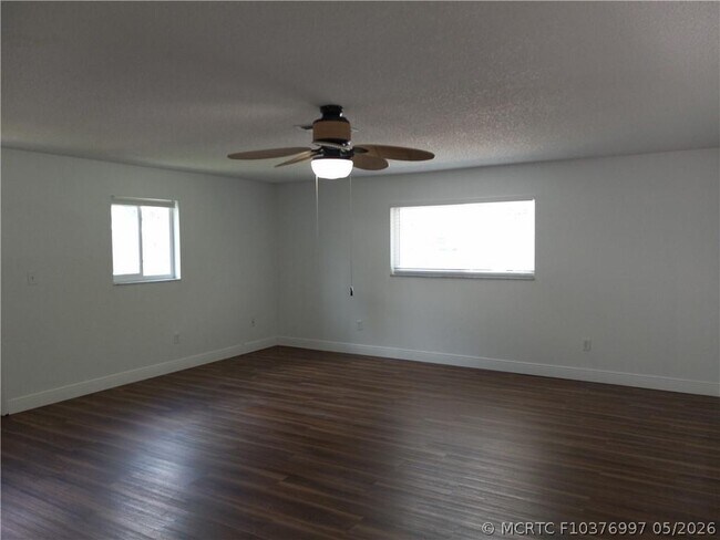 Building Photo - 5151 SW 101st Ave