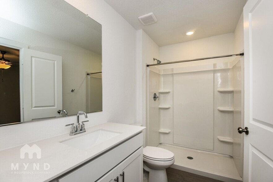 Building Photo - 2745 Ctr Crk Ln