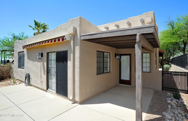 Building Photo - 1600 E Deer Shadow Ln