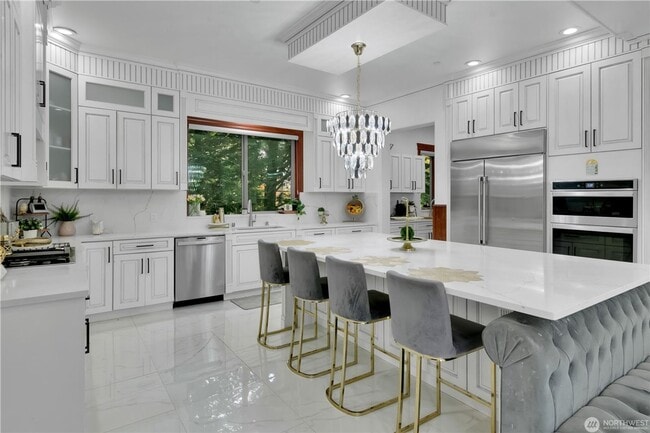 Building Photo - Exquisite Custom-Built 6 Bedroom 5.5 Bath House in Kent