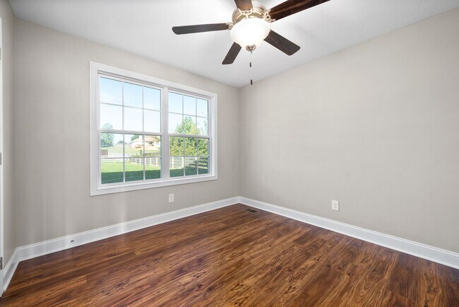 Building Photo - Stunning home ready to make yours !
