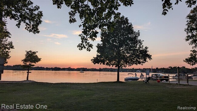 Building Photo - 2917 Rockford