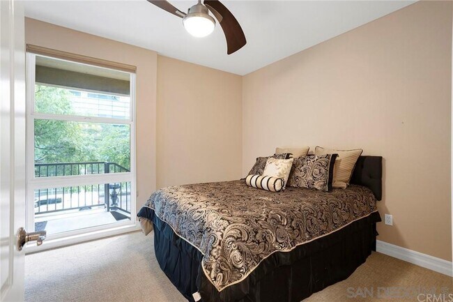 Building Photo - 525 11th Ave