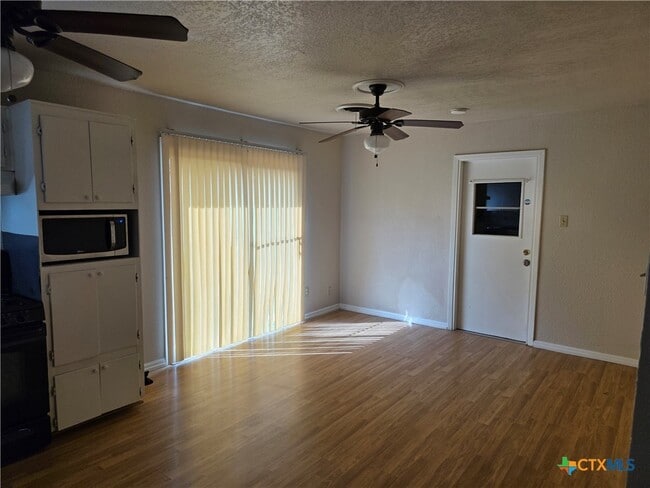 Building Photo - 901 Park Ave