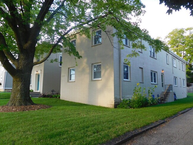 Exterior - 140 N Washington St