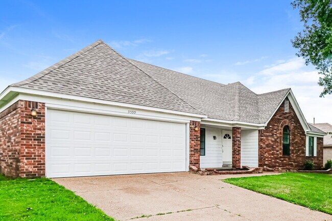 Building Photo - 5599 Annandale Dr