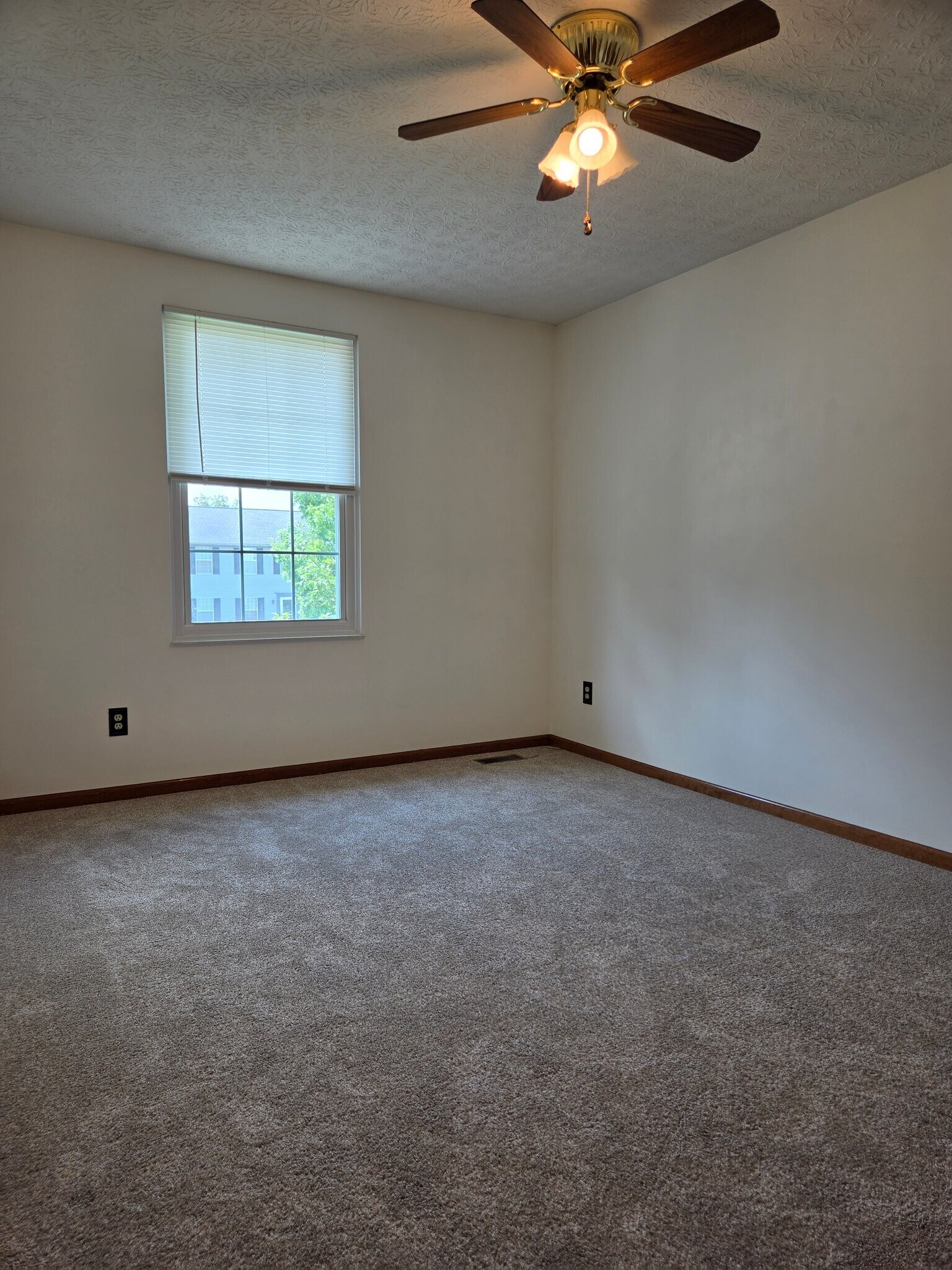 Building Photo - 2222 Gosforth Ln