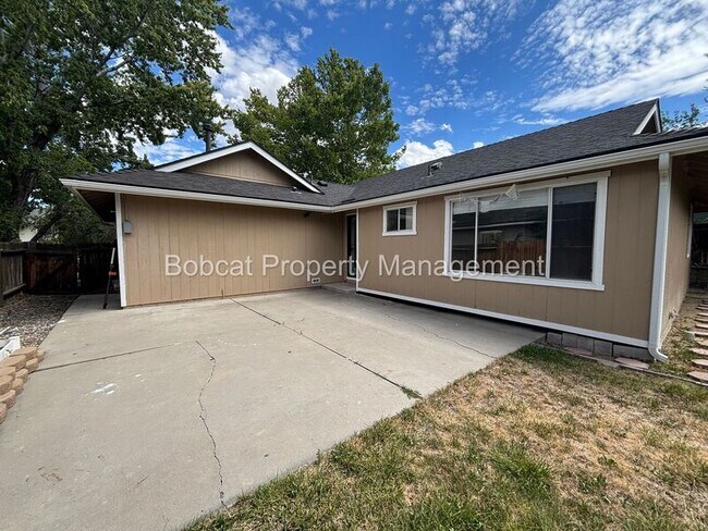 Building Photo - 1650 Walker Dr