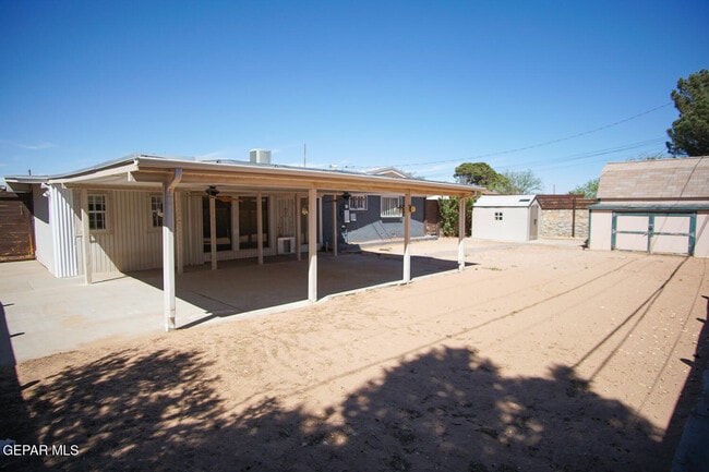 Building Photo - 9832 Heather Ave