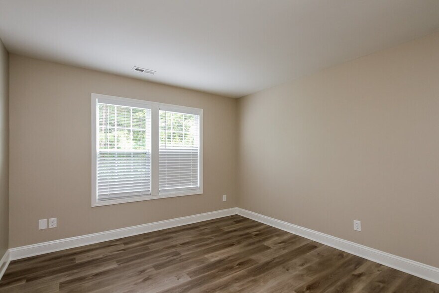 Building Photo - 1525 Bucklebury Ct