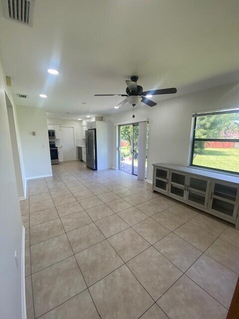 Building Photo - 1100 Cameo Cir