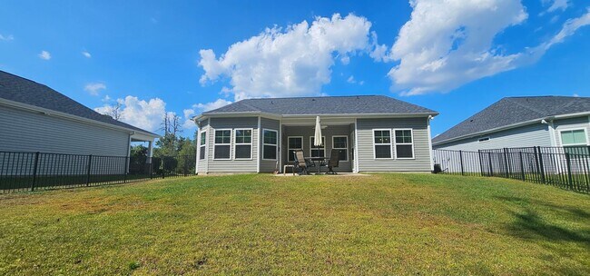 Building Photo - Glenmoor-Conway SC