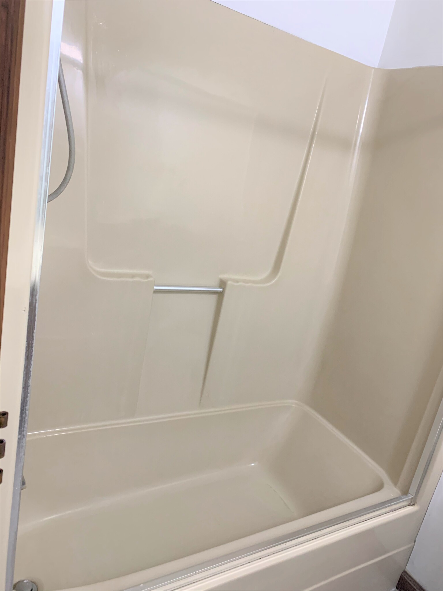 Bathroom - 906 N West St