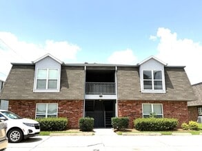 Building Photo - 6656 Linda St