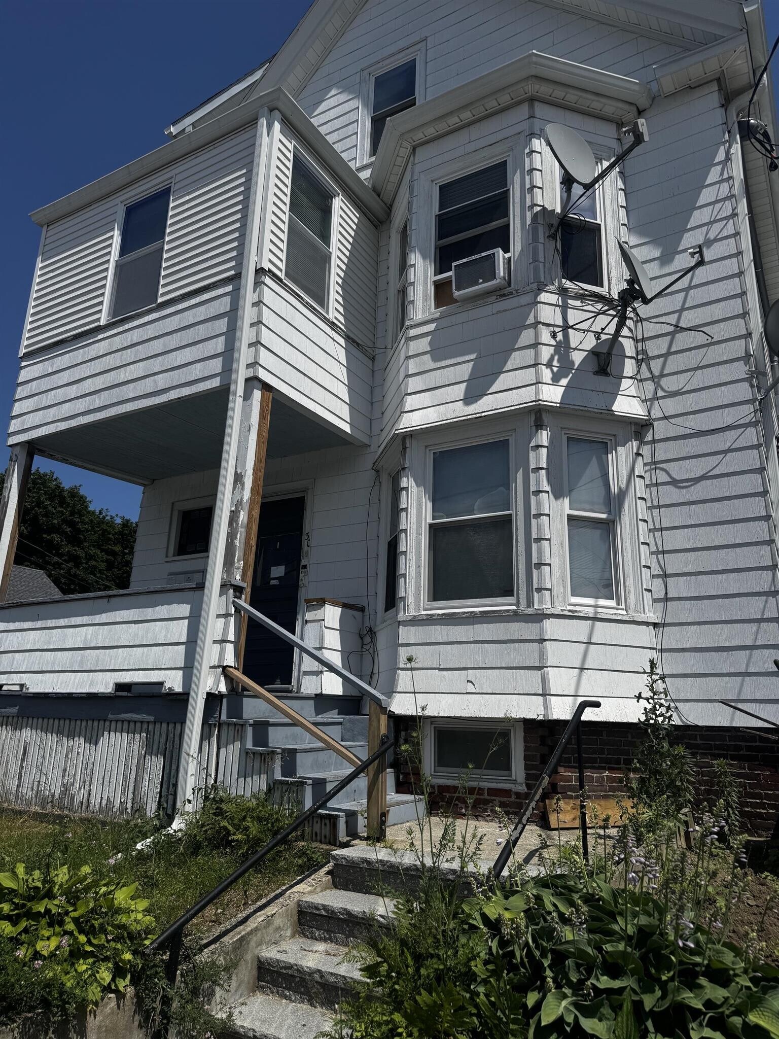 Building Photo - 30 Hume Ave
