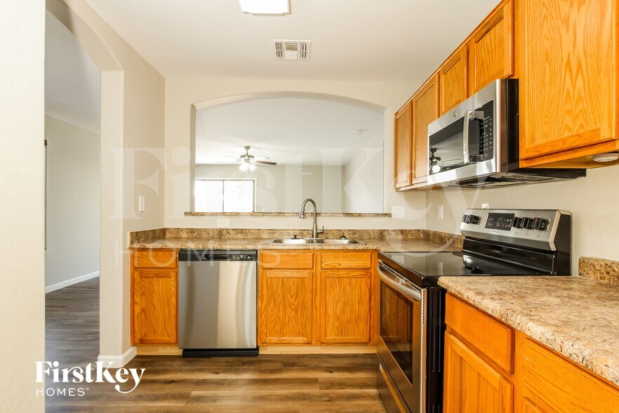 Building Photo - 7221 W Marlette Ave