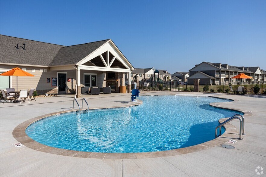 Universal at Town Creek 700 Town Creek Pky Lenoir City TN 37771 Apartment Finder