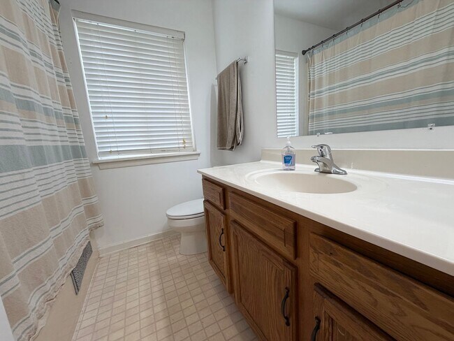Building Photo - 1327 Gristmill Dr