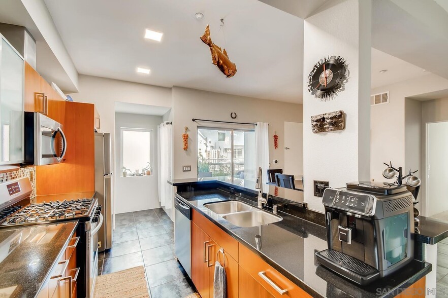 Building Photo - 991 Sigsbee St